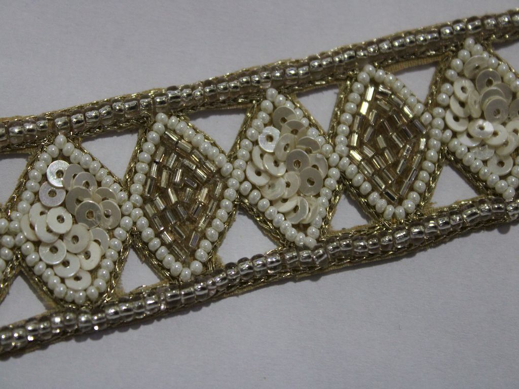 handwork-and-sequin-pearl-trim-3