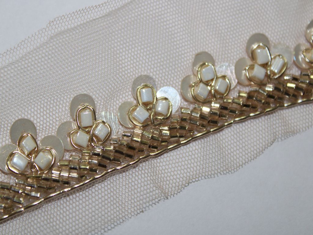 handwork-and-sequin-pearl-trim-16