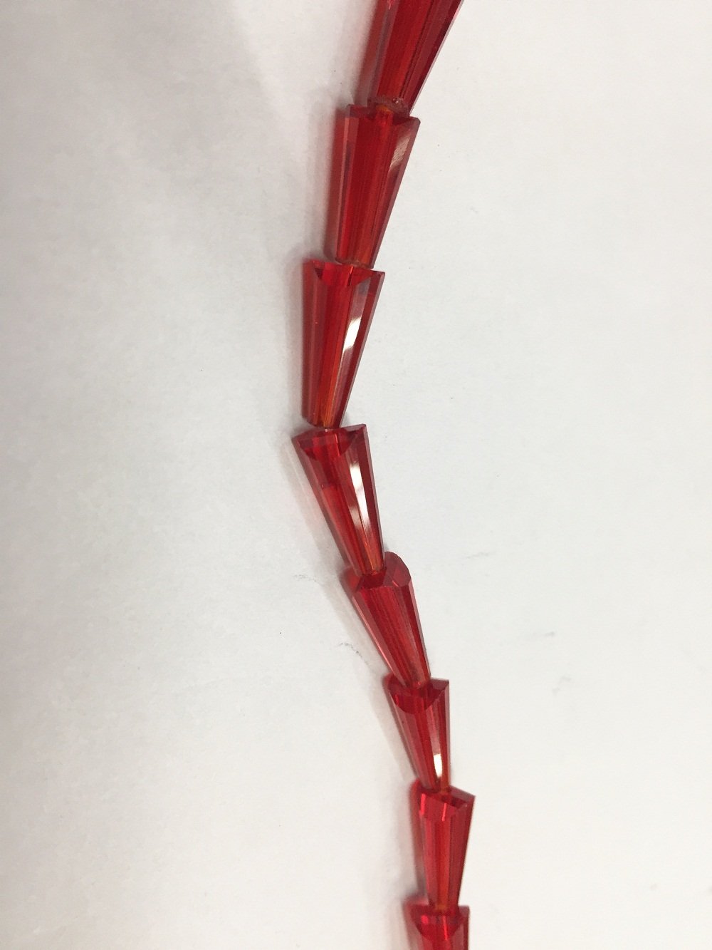 red-transparent-pencil-shaped-crystal-glass-beads