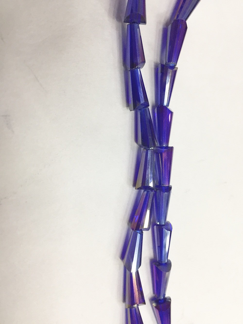 blue-transparent-pencil-shaped-crystal-glass-beads