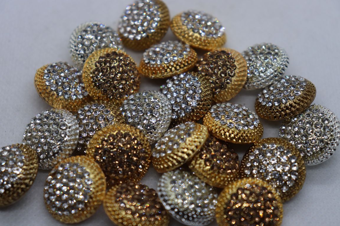 assorted-pack-of-stone-studded-fancy-buttons