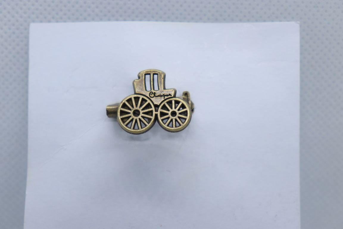 dull-gold-carriage-imitation-jewellery-lapel-pins