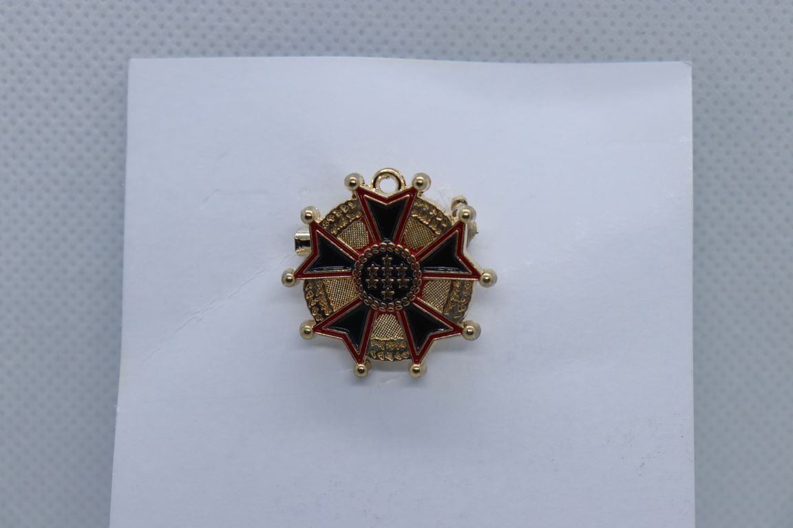 gold-badge-design-imitation-jewellery-lapel-pin