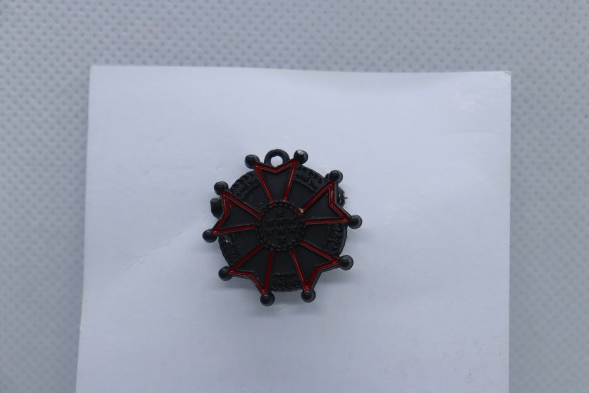 black-badge-design-imitation-jewellery-lapel-pin