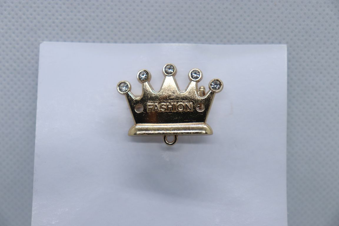 golden-crown-with-white-stone-imitation-jewellery-lapel-pin