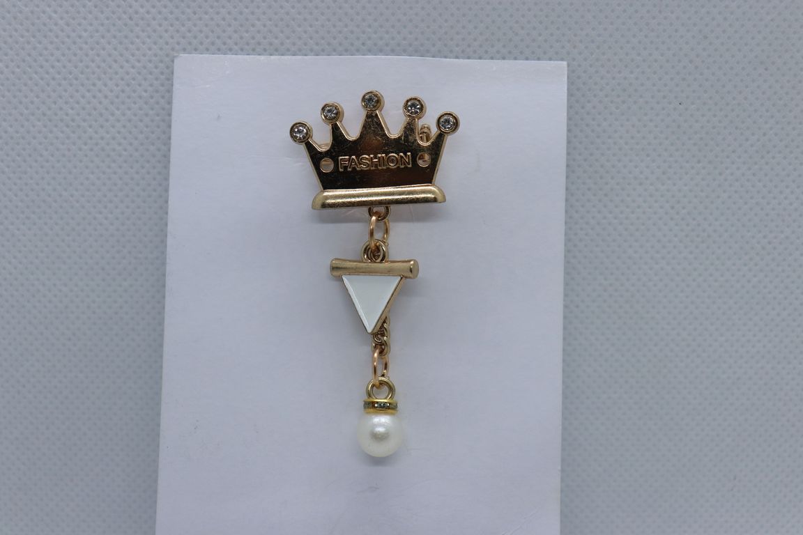 golden-crown-with-white-hanging-imitation-jewellery-lapel-pin