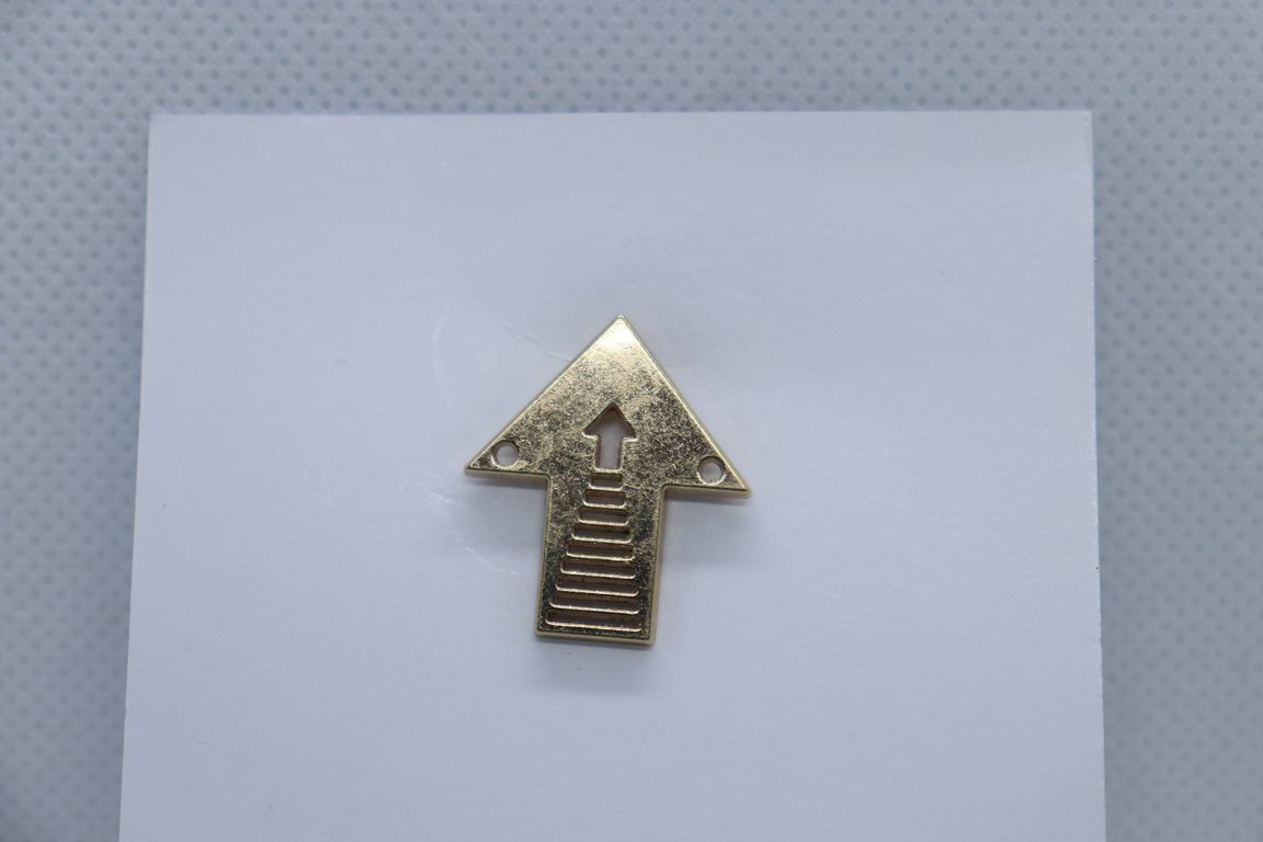 golden-arrow-design-imitation-jewellery-lapel-pin