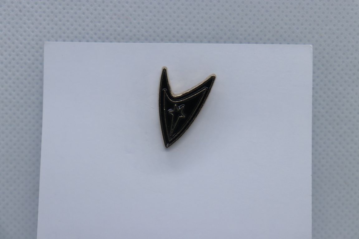 silver-v-star-imitation-jewellery-lapel-pin