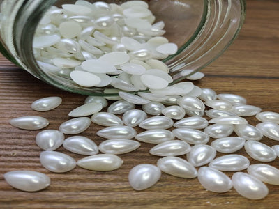 pearl-white-pear-shaped-without-hole-plastic-stones