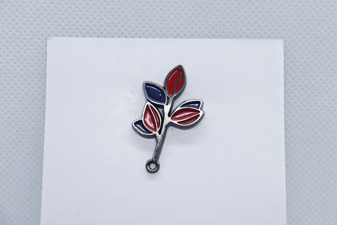 red-and-blue-leaves-imitation-jewellery-lapel-pin