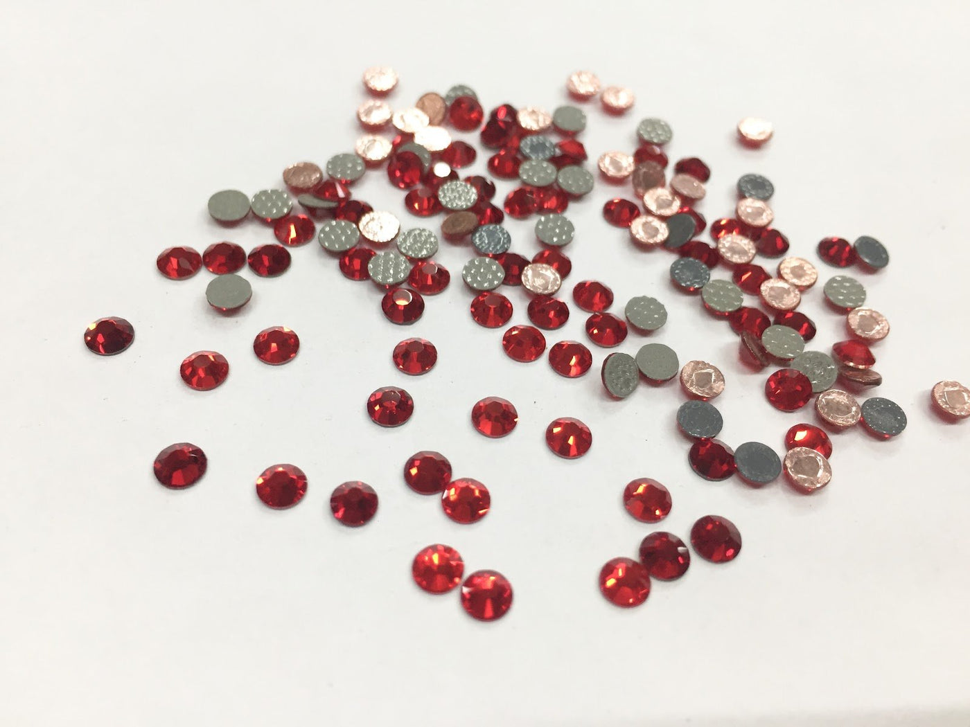 red-round-glass-pasting-stones