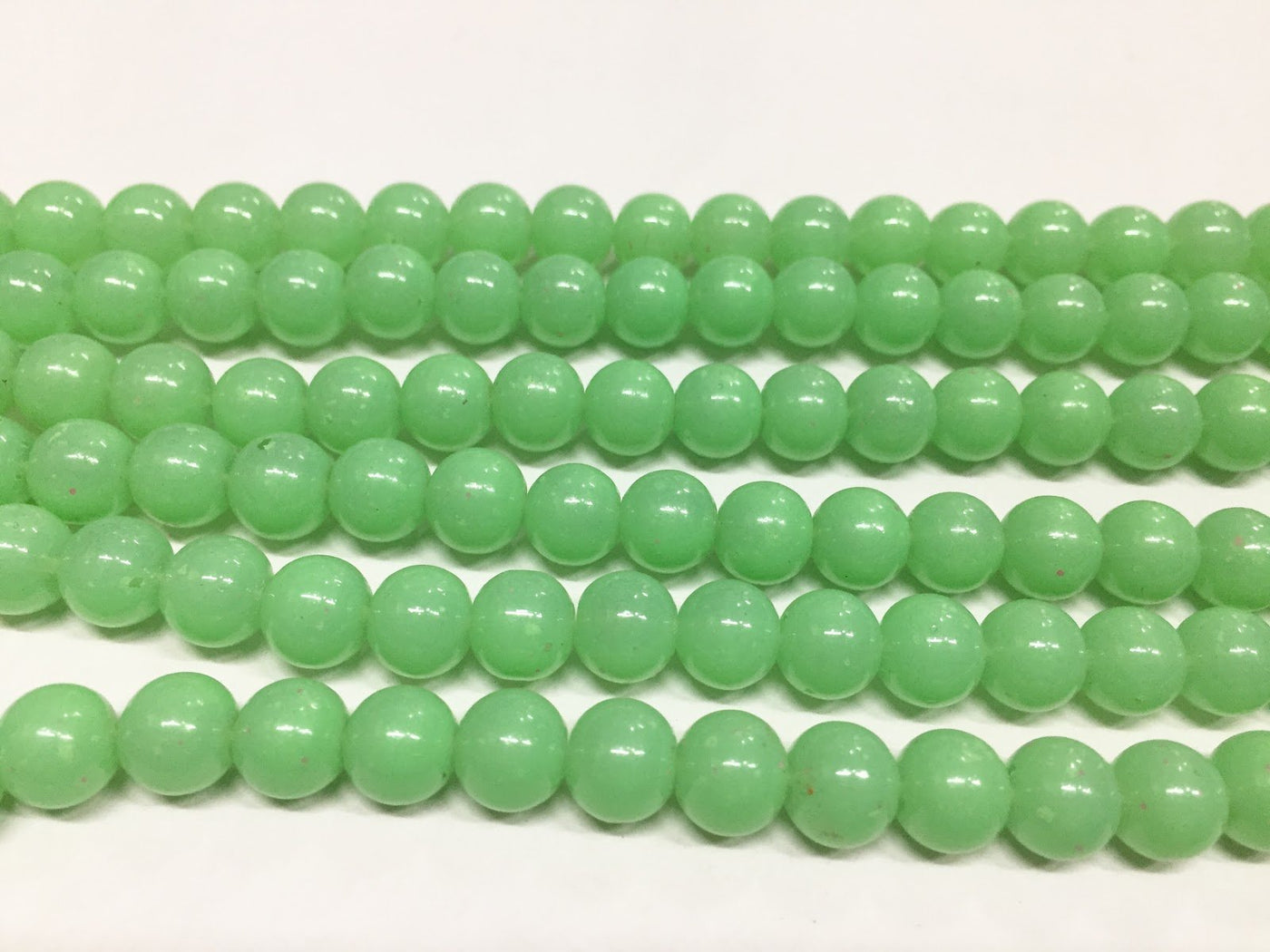 green-spherical-glass-beads-10mm