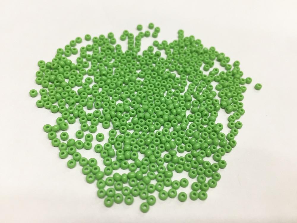 preciosa-light-green-opaque-round-rocaille-seed-beads