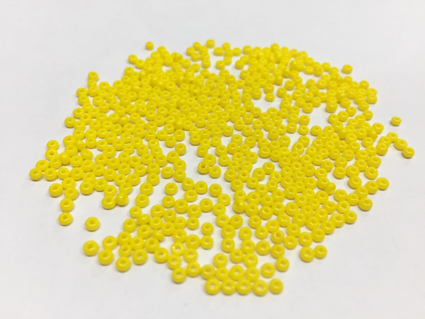 preciosa-yellow-opaque-round-rocaille-seed-beads