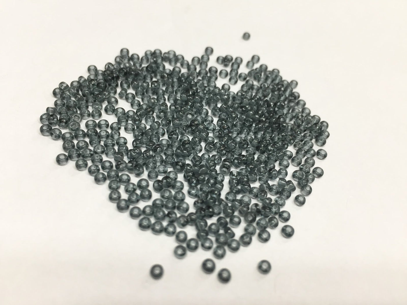 preciosa-grey-transparent-round-rocaille-seed-beads