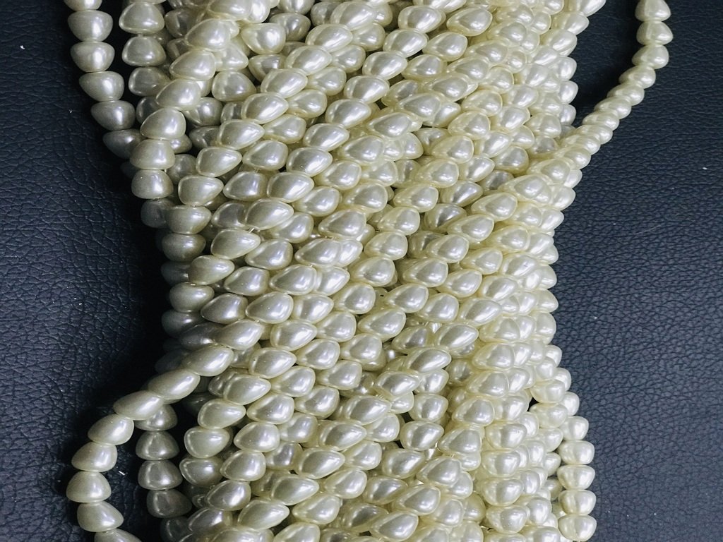 cream-drop-glass-pearl-beads-8-6-mm