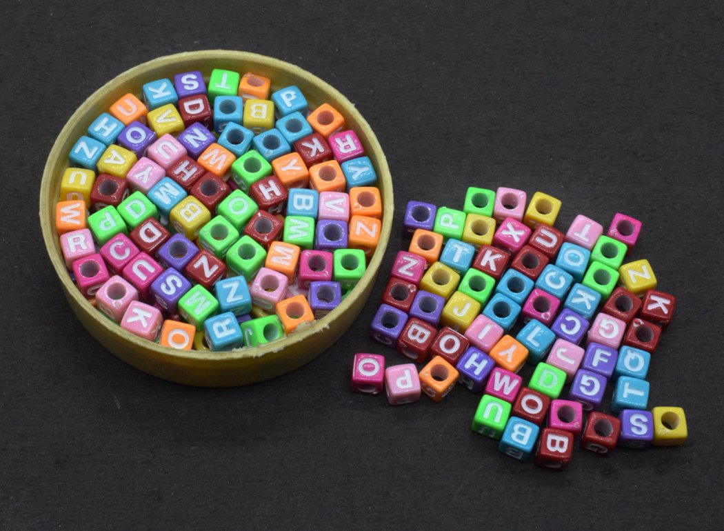 acrylic-square-a-to-z-alphabet-letter-beads-multicolor-6mm