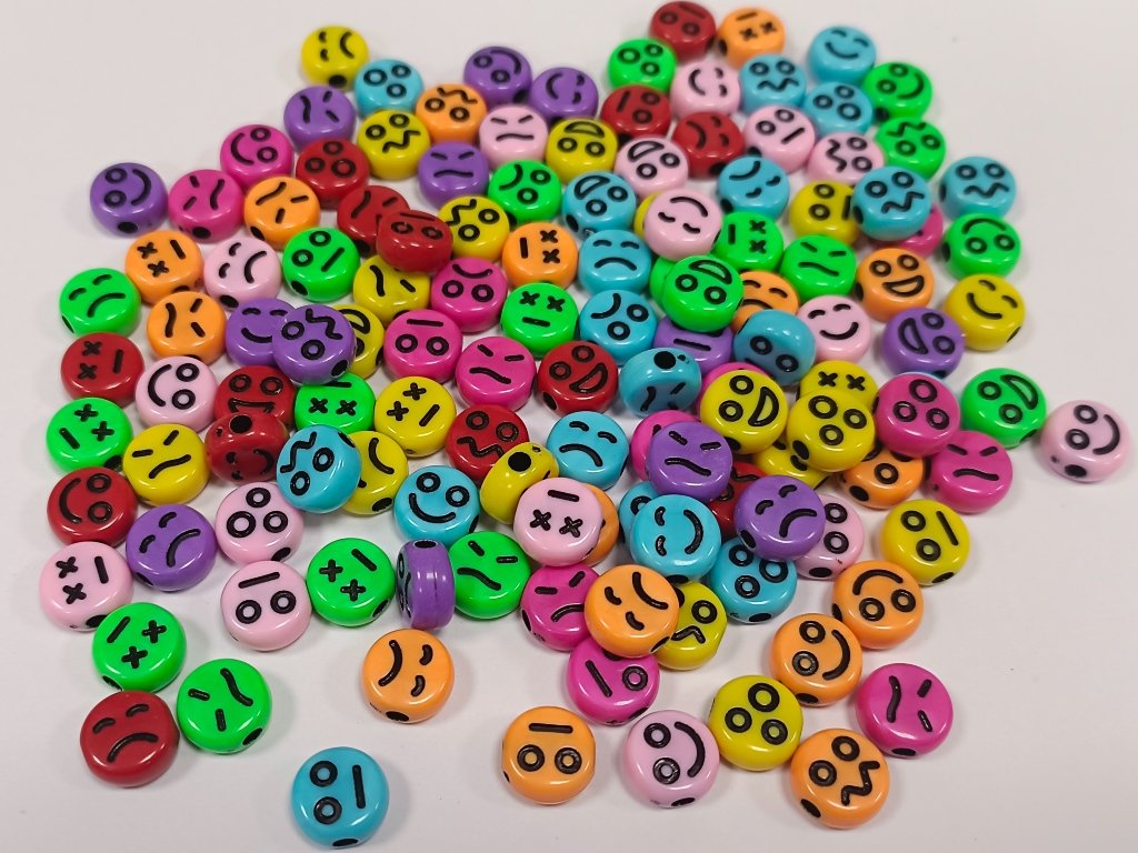 acrylic-beads-smiley