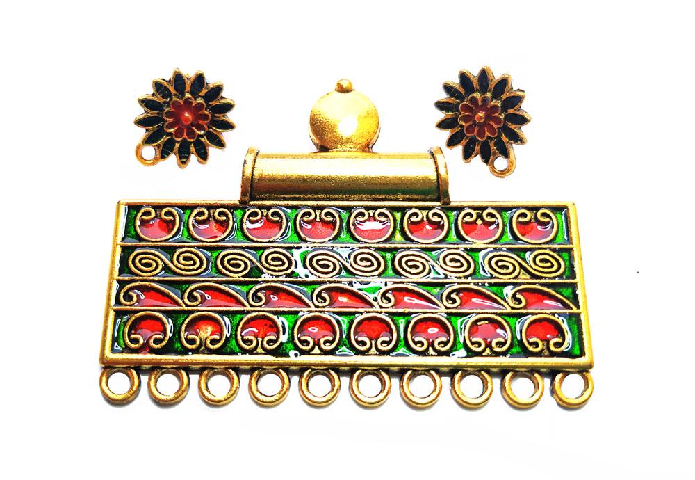 red-and-green-enamel-pendant-with-studs