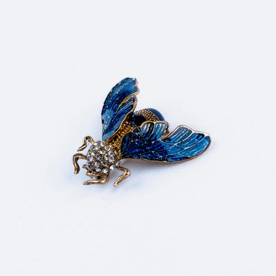 beautiful-bee-design-brooch-in-blue-color-for-men-and-women-to-get-party-ready