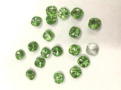 peridot-rounded-square-glass-beads-10x10mm