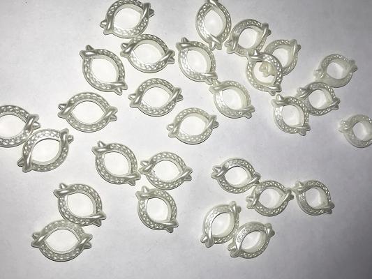 pearl-off-white-fancy-plastic-beads-21x15mm