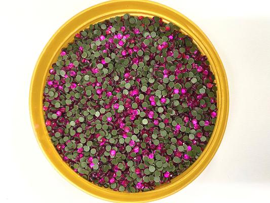 fuchsia-pink-circular-chandala-glass-beads-3mm