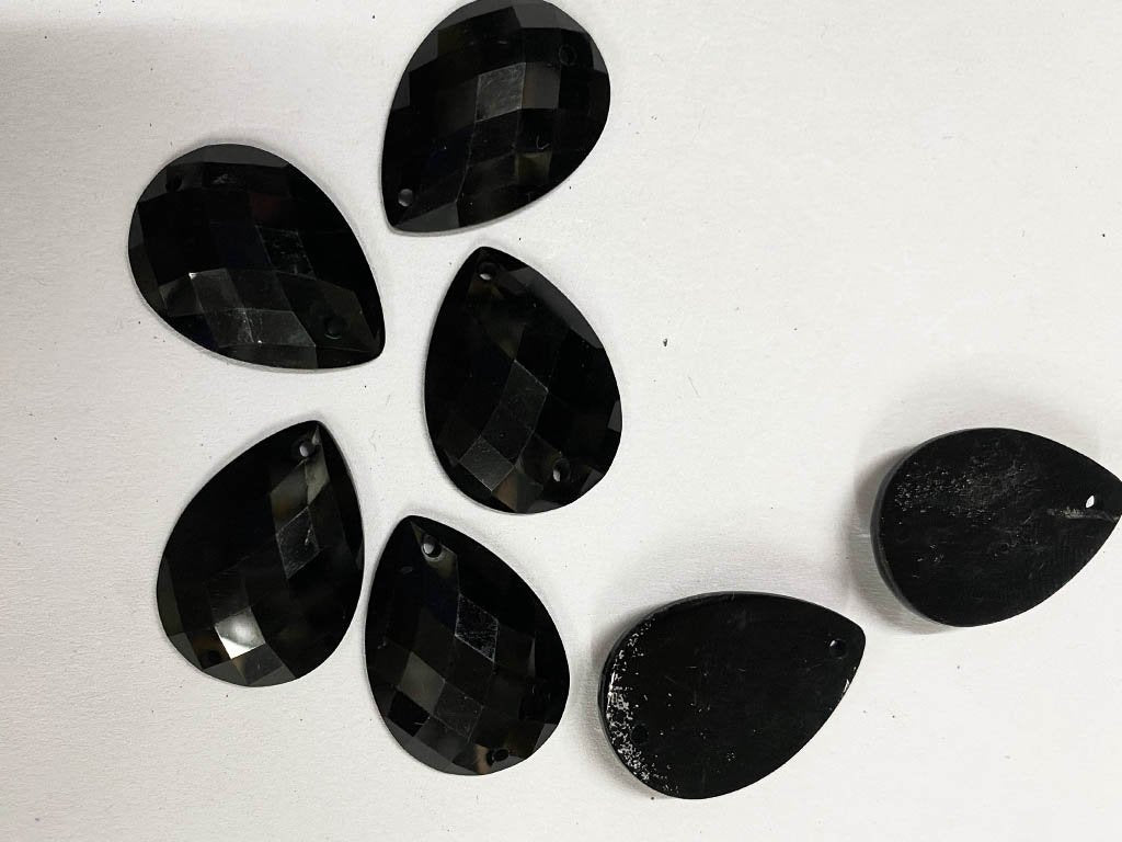 black-drop-2-hole-plastic-beads-18x25-mm