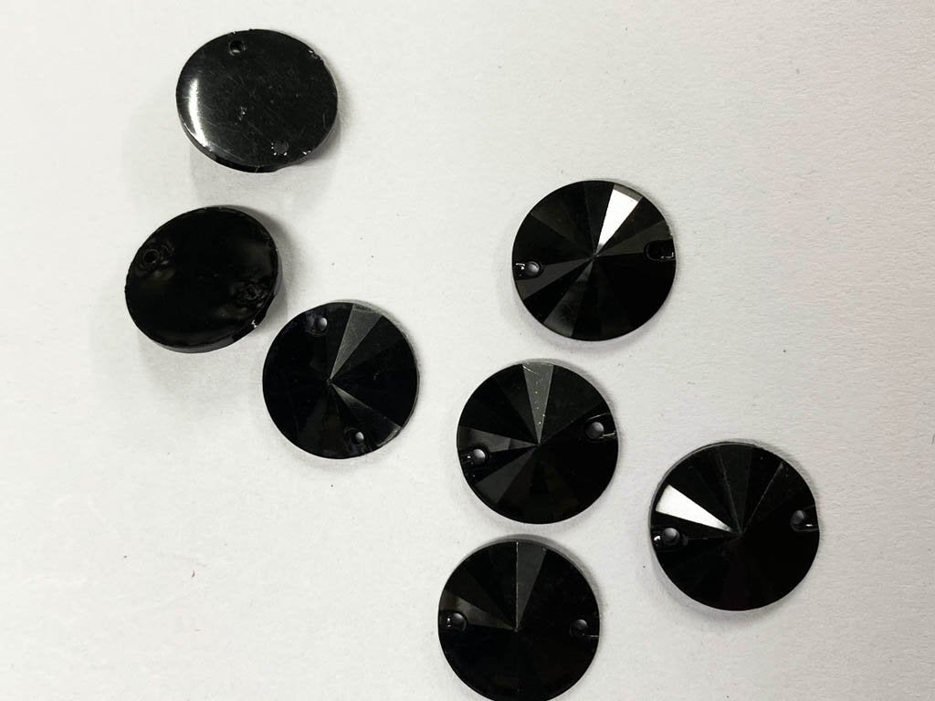 black-circular-2-hole-plastic-beads-14-mm