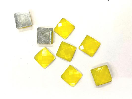 light-yellow-square-plastic-stones-without-hole-10x10-mm