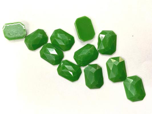 green-octagonal-plastic-stones-without-hole-18x13-mm