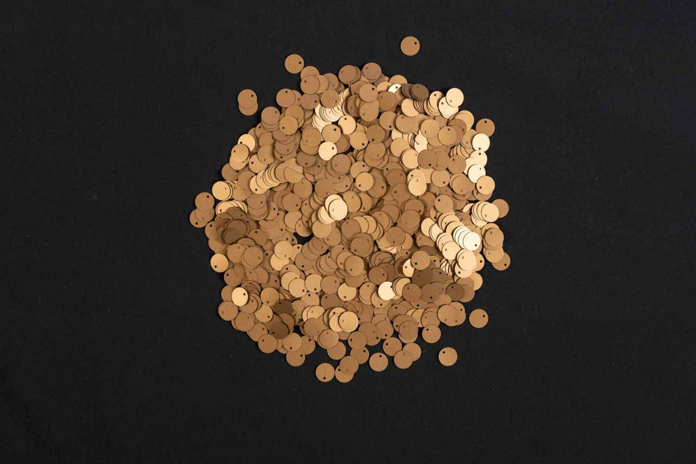 dull-golden-color-round-shape-plastic-sequins-sitara-sippi