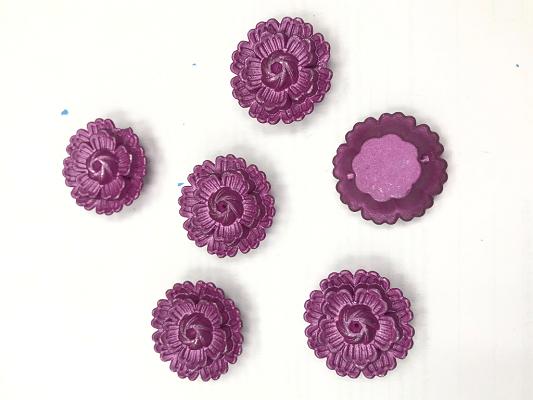 purple-flower-plastic-stones-25-mm