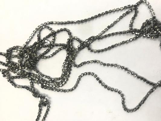 silver-metal-glass-cup-chains