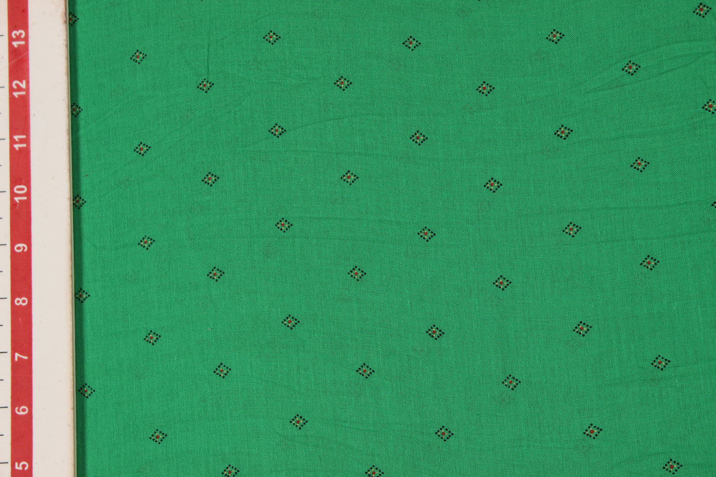 green-cotton-voile-fabric-2290518