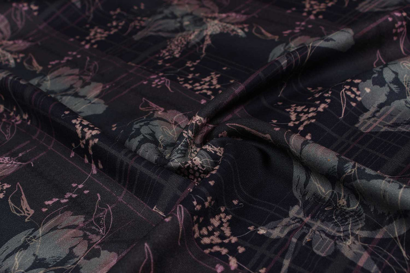 lavender-black-floral-viscose-spun-fabric-2827018