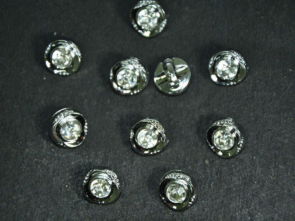 silver-designer-1-circular-acrylic-buttons-stc280220-142