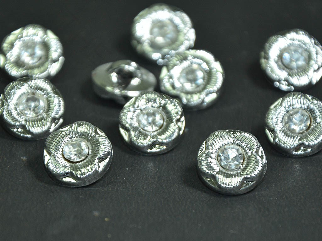 silver-designer-3-circular-acrylic-buttons-stc280220-150