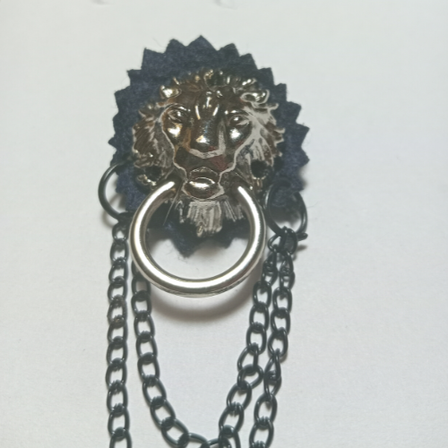 silver-lion-face-chain-designer-brooch