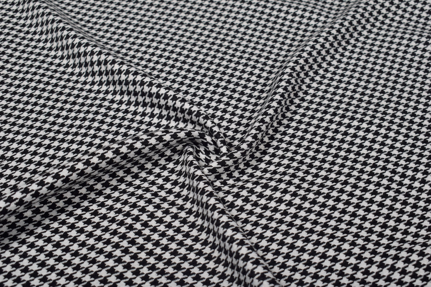 white-black-tweed-wool-houndstooth-fabric-41216622