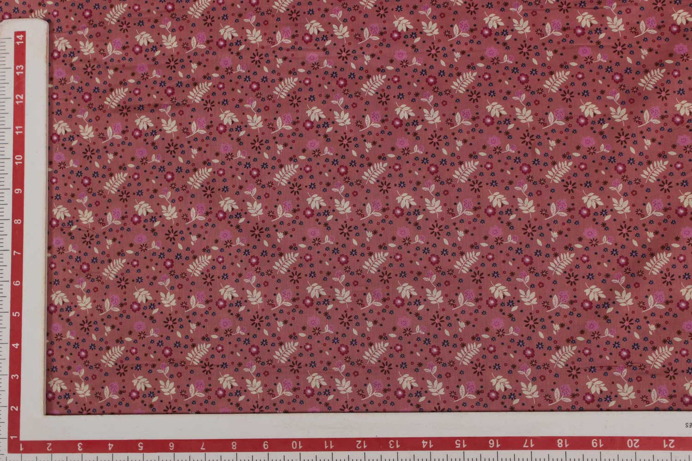 pink-printed-cotton-fabric-4193820