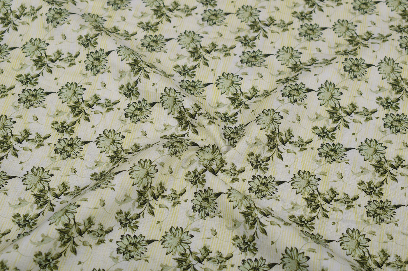 green-white-printed-linen-fabric-4331622