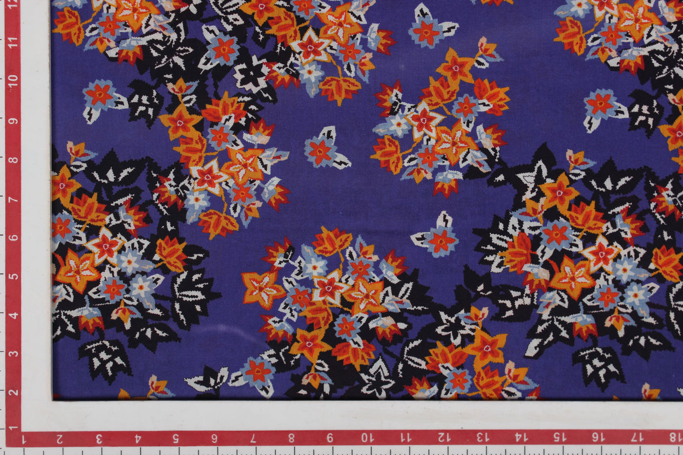 blue-floral-printed-cotton-fabric-529520