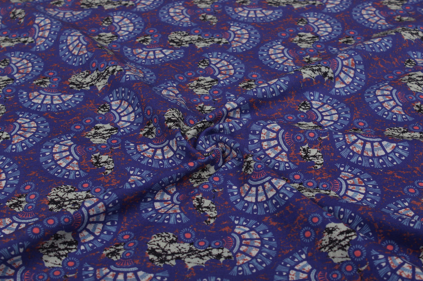 blue-geometric-printed-cotton-fabric-529720