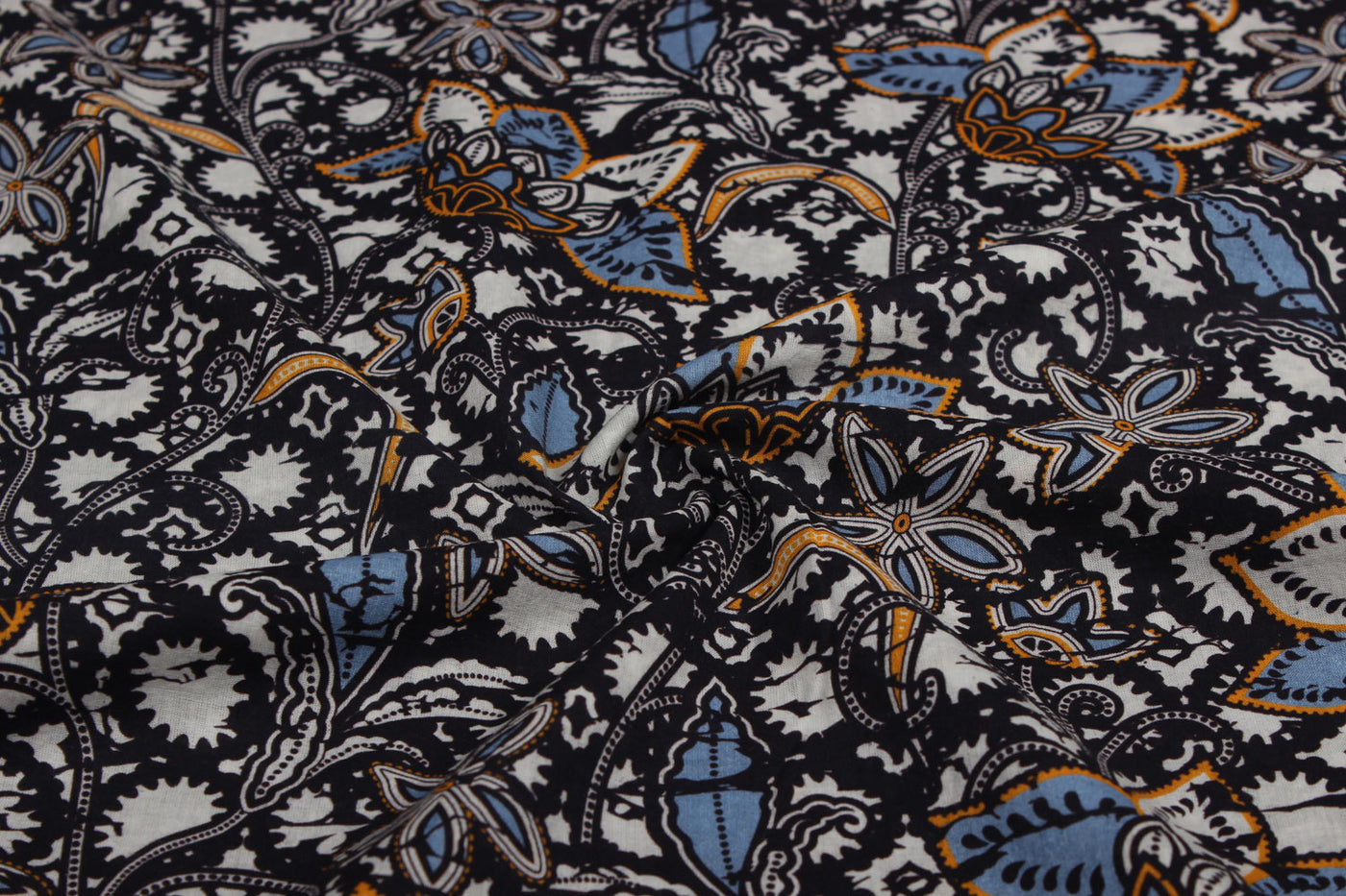 multicolour-floral-printed-cotton-fabric-530120