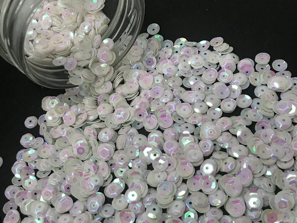 white-rainbow-round-circular-plastic-sequins-ntc131219-581