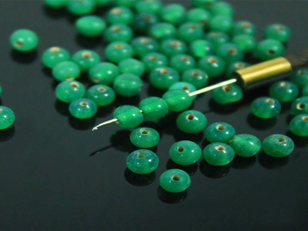 green-spherical-ceramic-beads