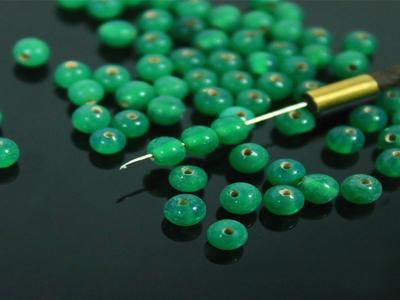 green-spherical-ceramic-beads