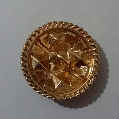 golden-maroon-with-cube-design-metal-buttons