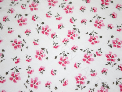 white-pink-floral-cotton-fabric-rp-d4394-pgpgt-c